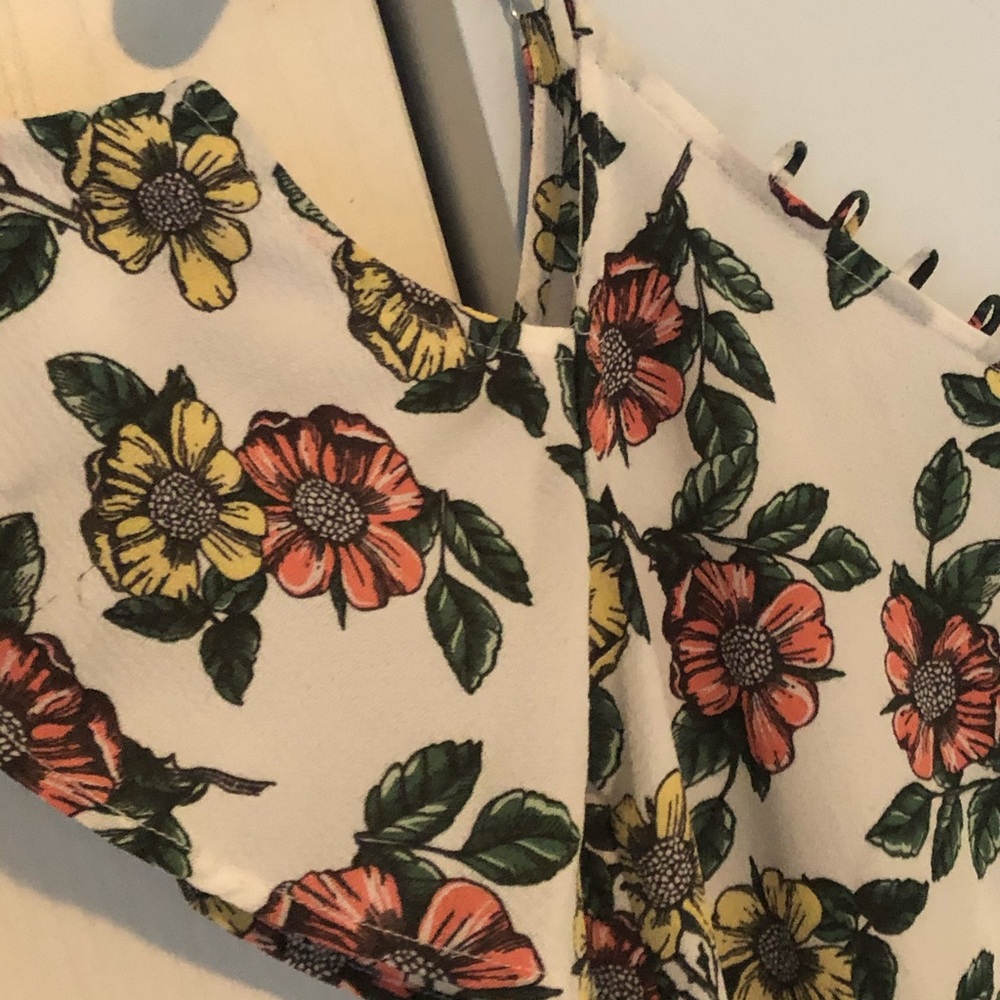 Cold shoulder spaghetti strap flower top